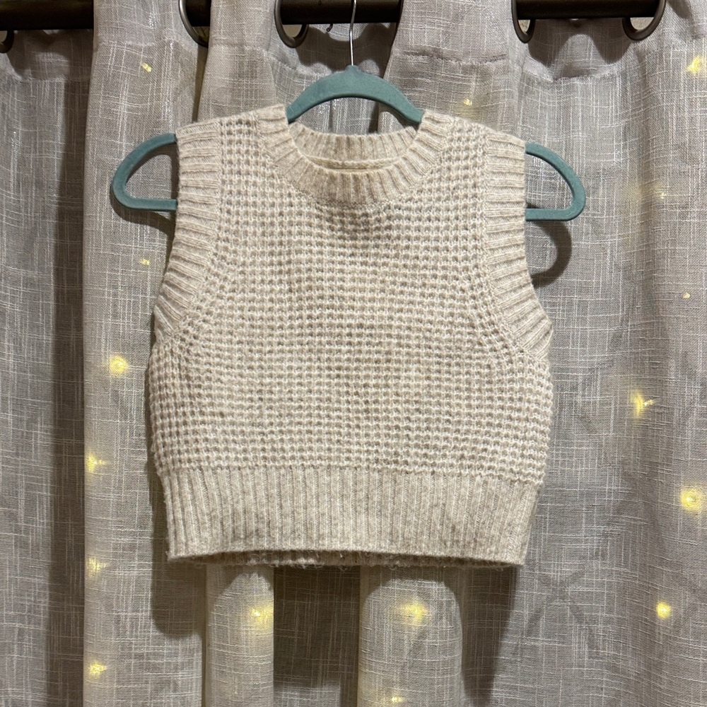Jessica Simpson Cream Knit Sleeveless Sweater